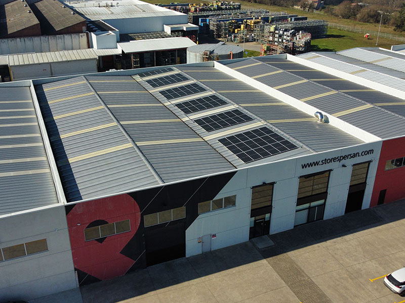 Instalación fotovoltaica de 30kw en Stores Persan en Ourense